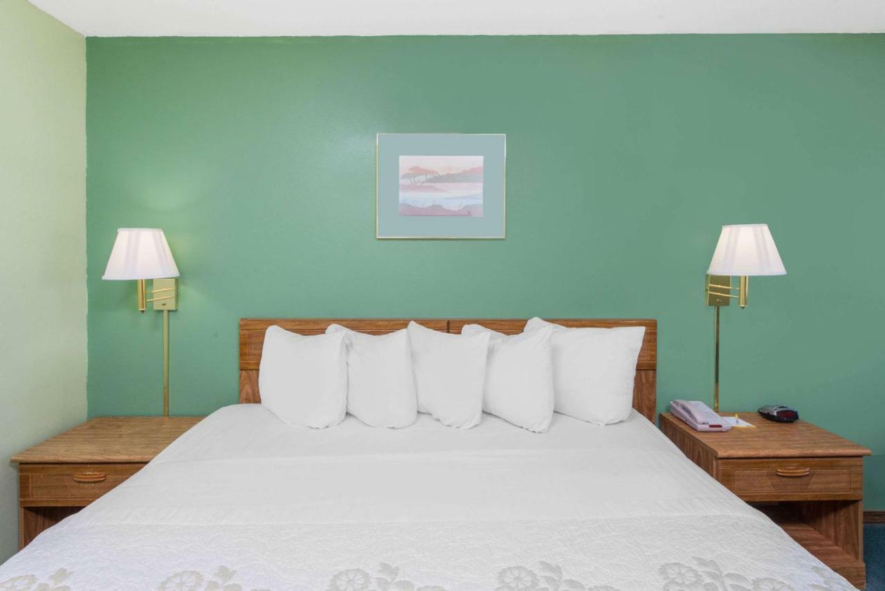 Days Inn By Wyndham Mountain Grove Exteriér fotografie